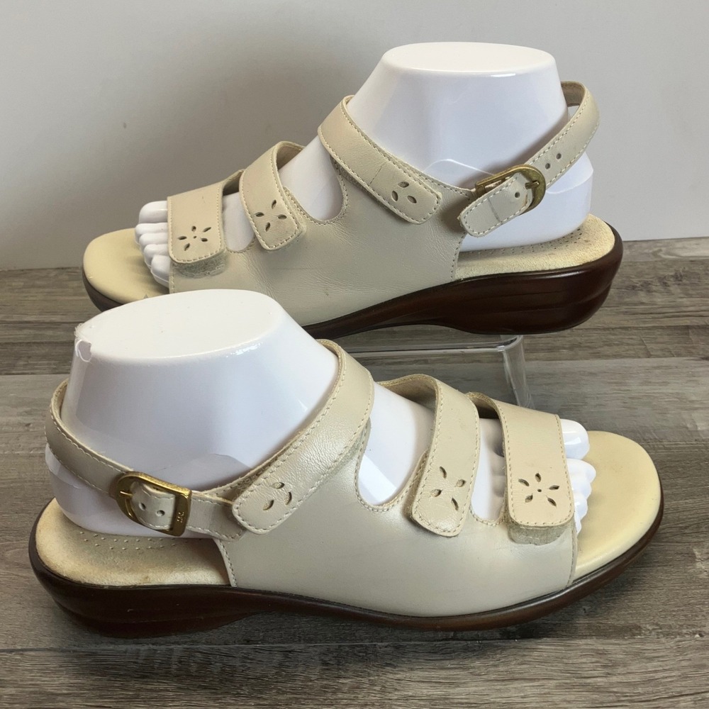SAS Tripad Comfort Sandals Womens 8M Bone Leather Floral Cutout Wedge USA Made